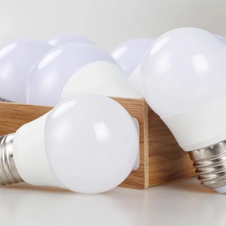 Replaceable LED Bulb